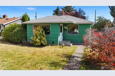 9216 30th Avenue SW, Seattle, WA 98126 - Photo 2