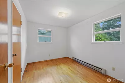 9216 30th Avenue SW, Seattle, WA 98126 - Photo 10