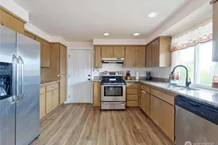 5902 Broadway, Everett, WA 98203 - Photo 6