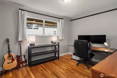 1825 Camas Avenue NE, Renton, WA 98056 - Photo 18