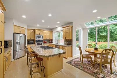 916 275th Place SE, Sammamish, WA 98075 - Photo 8