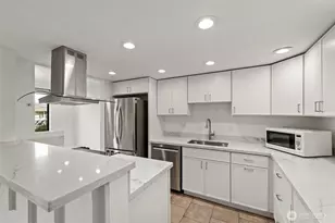 1605 5th Ave N, Seattle, WA 98109 - Photo 6