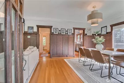4006 Corliss Avenue N, Seattle, WA 98103 - Photo 2