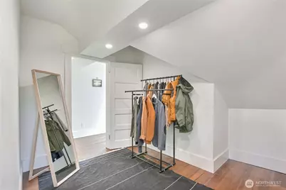 4006 Corliss Avenue N, Seattle, WA 98103 - Photo 12