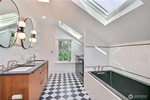 4006 Corliss Ave N, Seattle, WA 98103 - Photo 14