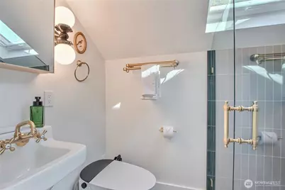 4006 Corliss Avenue N, Seattle, WA 98103 - Photo 18