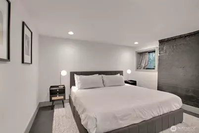 4006 Corliss Avenue N, Seattle, WA 98103 - Photo 24