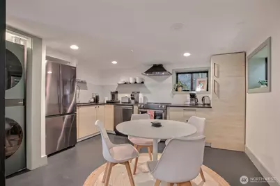 4006 Corliss Avenue N, Seattle, WA 98103 - Photo 20