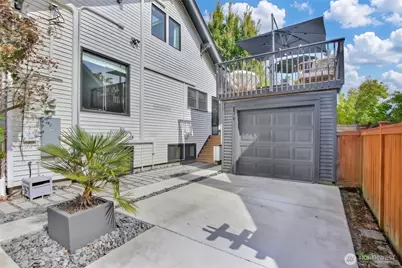 4006 Corliss Avenue N, Seattle, WA 98103 - Photo 28
