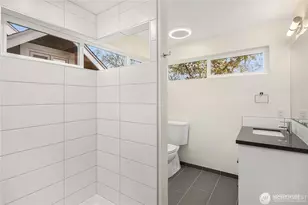 809 NE 48th St, Seattle, WA 98105 - Photo 8