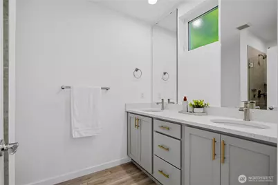 16616 NE 85th St, Redmond, WA 98052 - Photo 18