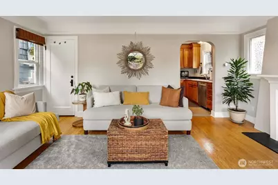 2628 46th Avenue SW, Seattle, WA 98116 - Photo 2