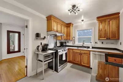 2628 46th Avenue SW, Seattle, WA 98116 - Photo 10