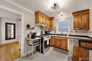 2628 46th Ave SW, Seattle, WA 98116 - Photo 10