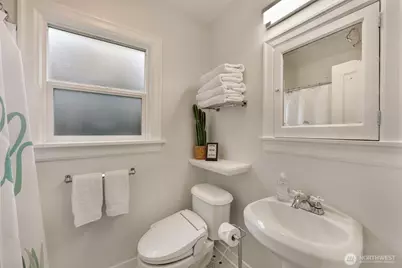 2628 46th Avenue SW, Seattle, WA 98116 - Photo 16