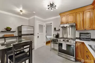 2628 46th Avenue SW, Seattle, WA 98116 - Photo 8