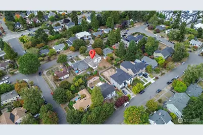 8216 21st Avenue NE, Seattle, WA 98115 - Photo 32
