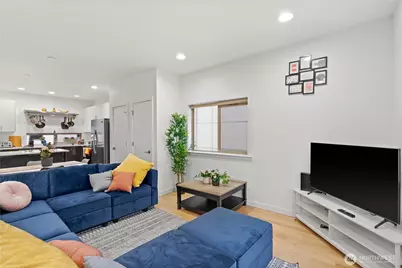 8712 42nd Avenue S, Seattle, WA 98118 - Photo 4