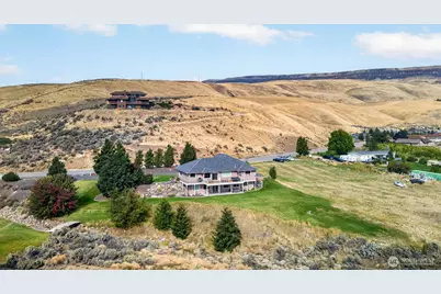 2350 10th Street NE, East Wenatchee, WA 98802 - Photo 6