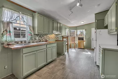 9207 221st Street E #33, Graham, WA 98338 - Photo 12