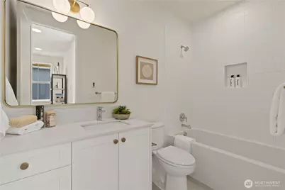 3243 13th Avenue W, Seattle, WA 98119 - Photo 30
