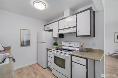 8747 Phinney Avenue N #12, Seattle, WA 98103 - Photo 14