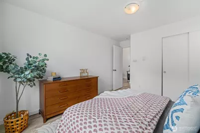 8747 Phinney Avenue N #12, Seattle, WA 98103 - Photo 16