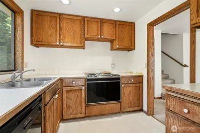 18515 NE 143rd Place, Woodinville, WA 98072 - Photo 10