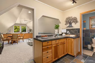 8289 New Holland Court NE, Bainbridge Island, WA 98110 - Photo 16