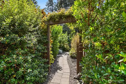 8289 New Holland Court NE, Bainbridge Island, WA 98110 - Photo 24