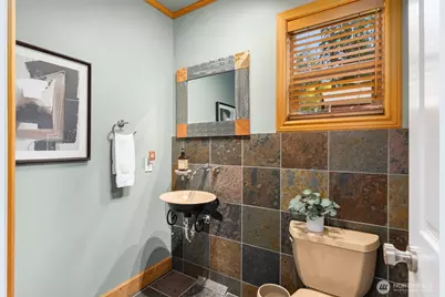 8289 New Holland Court NE, Bainbridge Island, WA 98110 - Photo 18