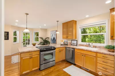 8289 New Holland Court NE, Bainbridge Island, WA 98110 - Photo 8