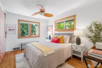 12015 Dayton Avenue N, Seattle, WA 98133 - Photo 10