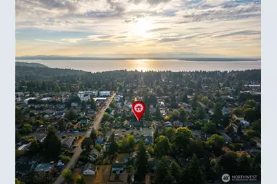 12015 Dayton Avenue N, Seattle, WA 98133 - Photo 32