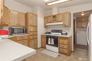 30961 E Lake Morton Dr SE, Kent, WA 98042 - Photo 24