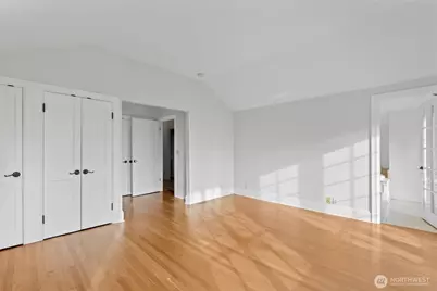 1435 Newport Way, Seattle, WA 98112 - Photo 14
