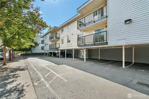 9255 Greenwood Ave N, Seattle, WA 98103 - Photo 2