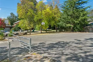 9255 Greenwood Ave N, Seattle, WA 98103 - Photo 34