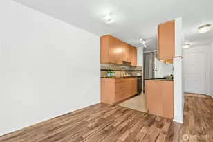 9255 Greenwood Ave N, Seattle, WA 98103 - Photo 12