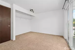 9255 Greenwood Ave N, Seattle, WA 98103 - Photo 26