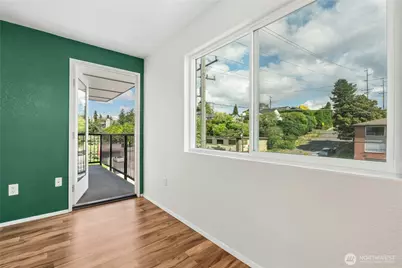 9255 Greenwood Avenue N #38, Seattle, WA 98103 - Photo 18