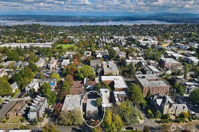 214 16th Avenue E #102, Seattle, WA 98112 - Photo 30
