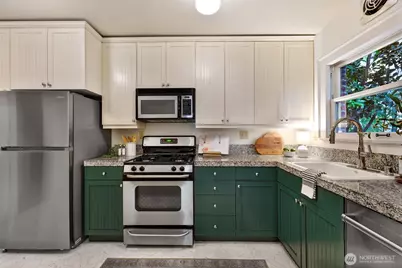 214 16th Avenue E #102, Seattle, WA 98112 - Photo 14