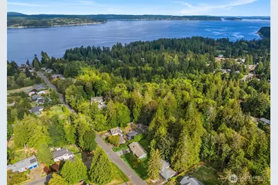 26452 Edgewater Boulevard NW, Poulsbo, WA 98370 - Photo 30