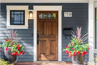 719 Belmont Place E, Seattle, WA 98102 - Photo 2