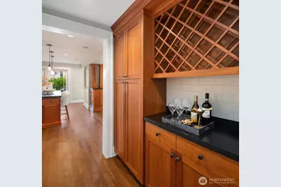 719 Belmont Place E, Seattle, WA 98102 - Photo 8