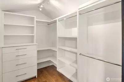 719 Belmont Place E, Seattle, WA 98102 - Photo 28