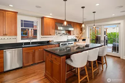 719 Belmont Place E, Seattle, WA 98102 - Photo 10