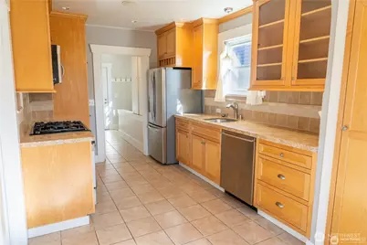 6910 37th Avenue SW, Seattle, WA 98126 - Photo 12