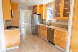 6910 37th Ave SW, Seattle, WA 98126 - Photo 12